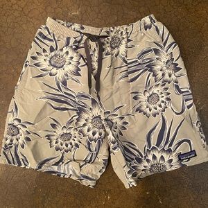 Patagonia Small Mens Baggies 7 inches